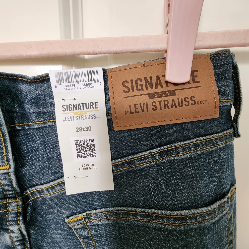Signature by Levi Strauss Blue Jeans